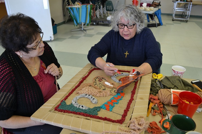 SKArts - Margaret Harrison teaches a workshop on Métis rug hooking.
